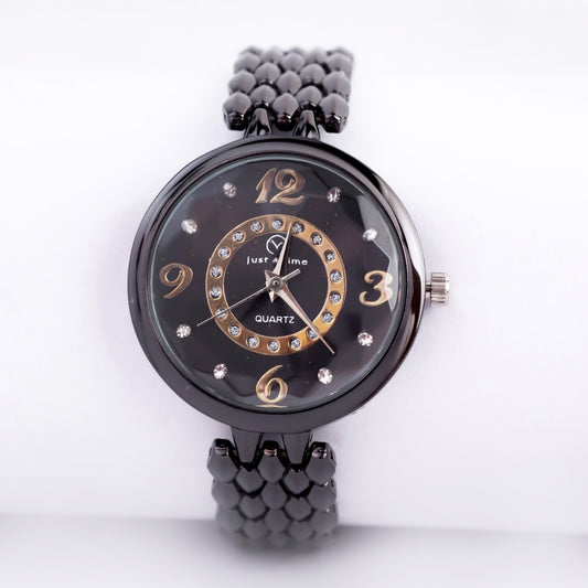 Noir Royale – The Bold Spark of Luxury